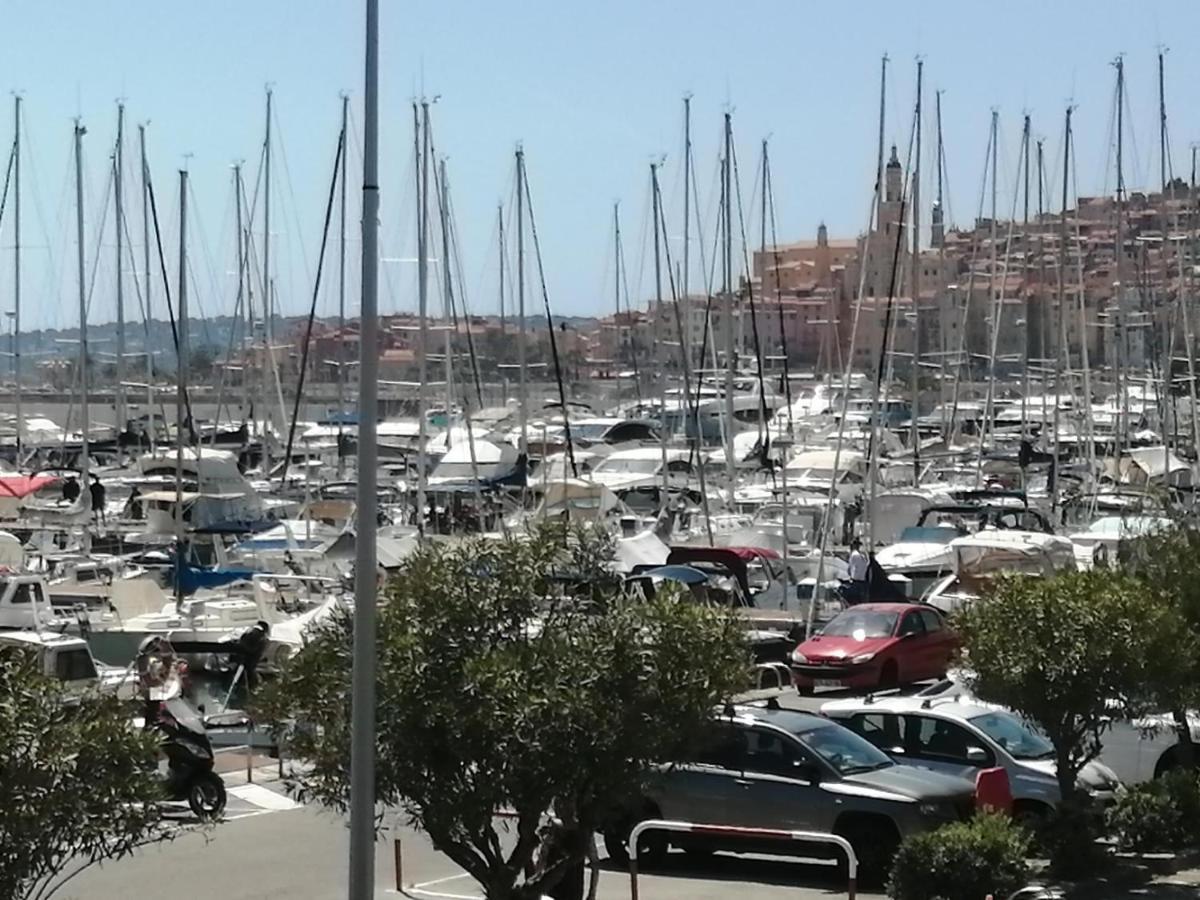 Joli Studio Bord De Mer, Clim, Balcon, Parking Prive 芒通 外观 照片