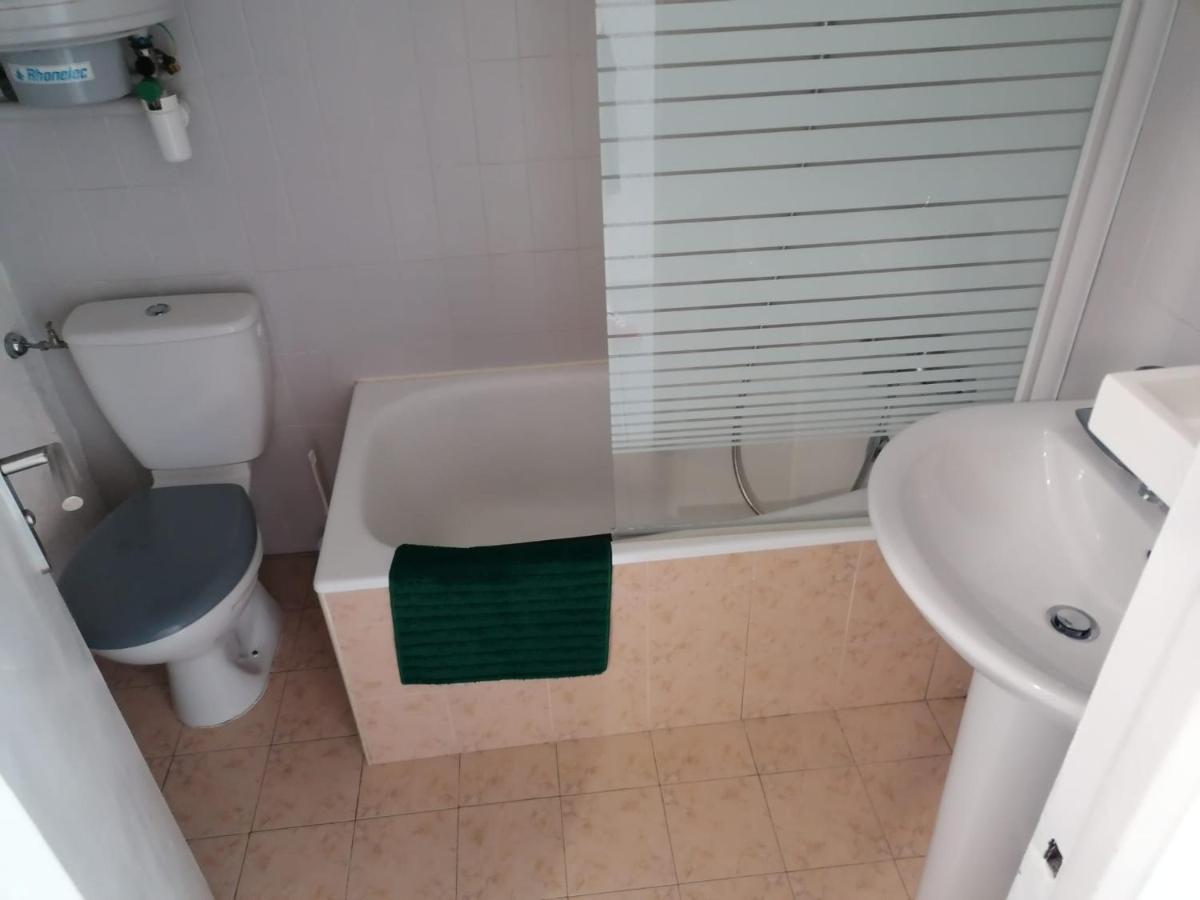 Joli Studio Bord De Mer, Clim, Balcon, Parking Prive 芒通 外观 照片